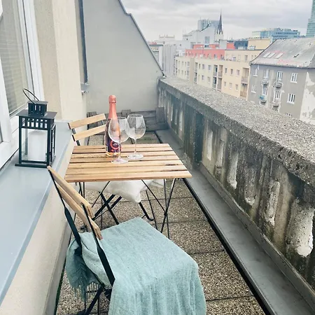 Apartment Charming Studio In The Old Town