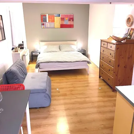 Apartment Charming Studio In The Old Town *